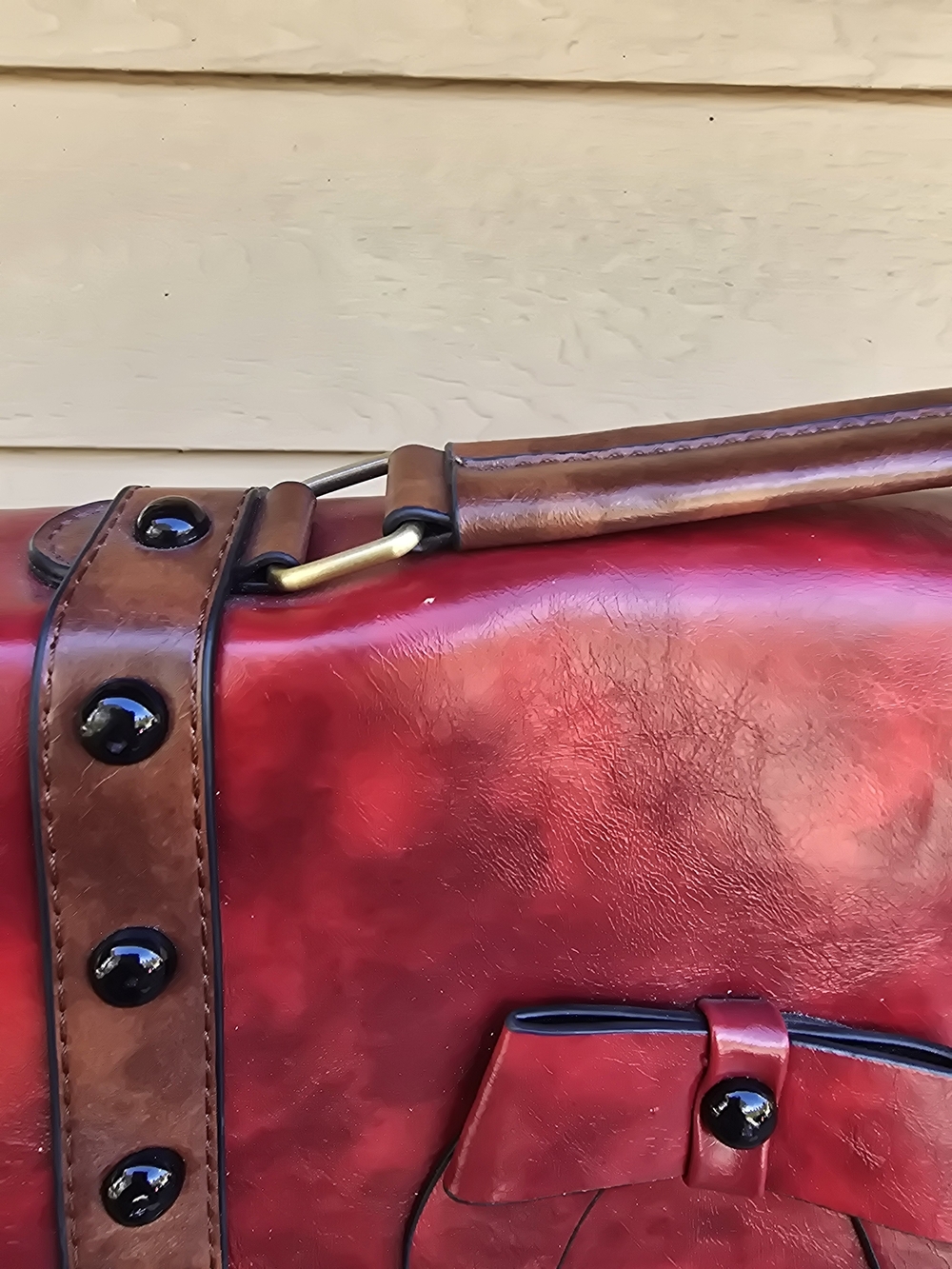 Ecosusi Vintage Style Vegan Leather Medium Messenger/Crossbody Bag - Picture 4 of 6